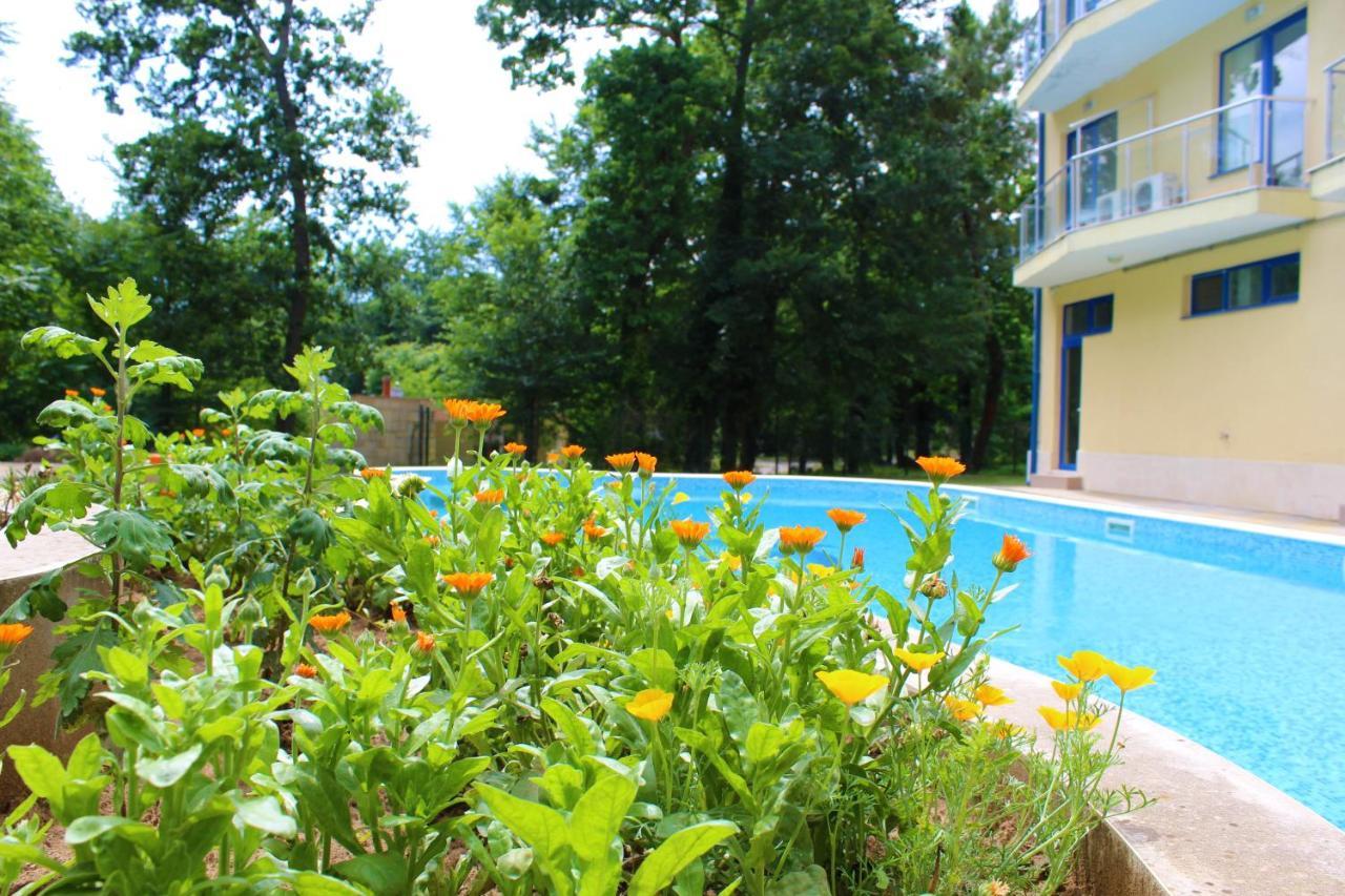 Solei Apartments Primorsko Exterior foto