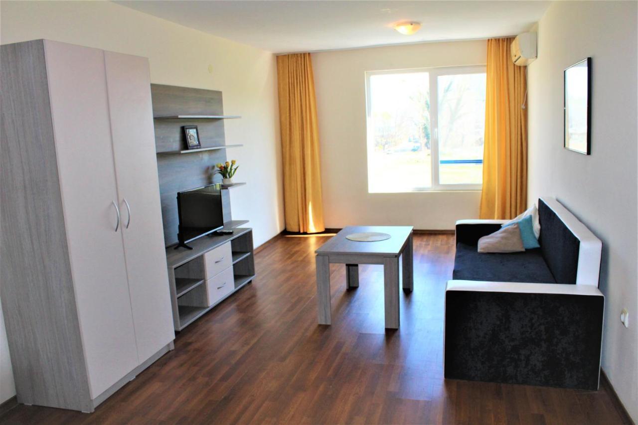 Solei Apartments Primorsko Exterior foto