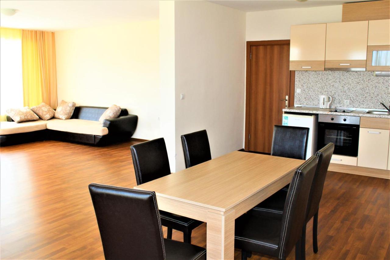 Solei Apartments Primorsko Exterior foto